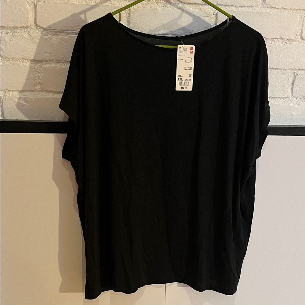 NWT Uniqlo Black Short Sleeve  Women's Tee